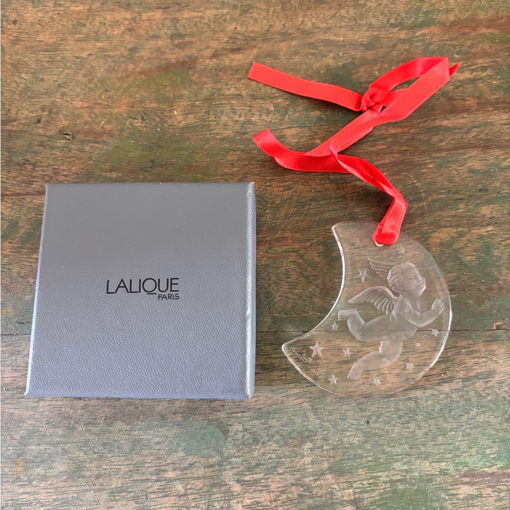 Lalique Paris 1998 Ornament